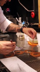 Preparación de la receta de trigo barbillo en el restaurante Haydée