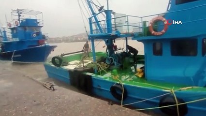 Fırtına balıkçılara zor anlar yaşattı