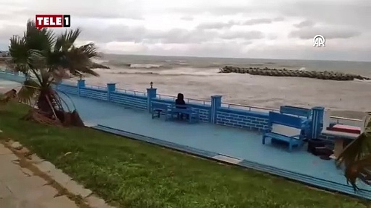 Fırtına iki şehirde can aldı! 4'ü asker 10 yaralı