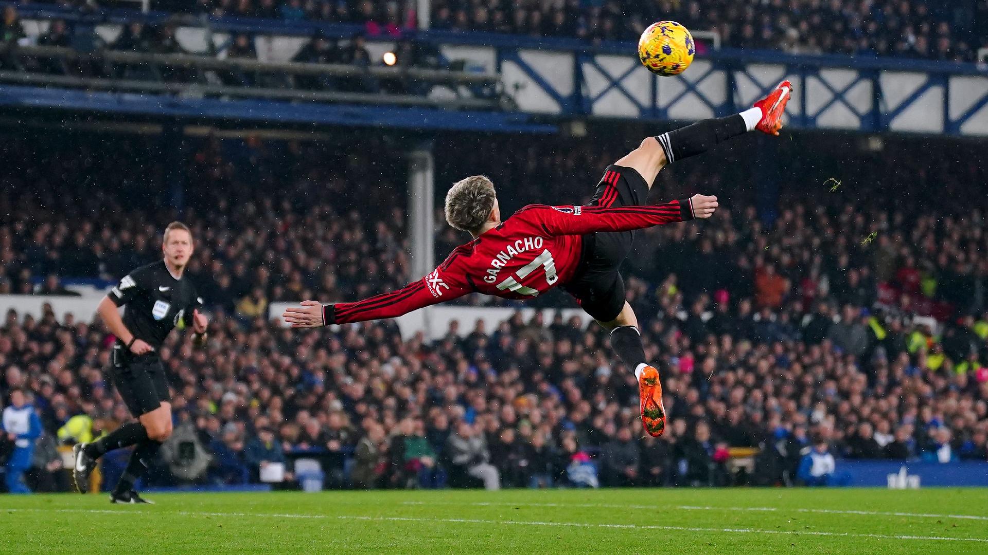 Everton v Manchester United