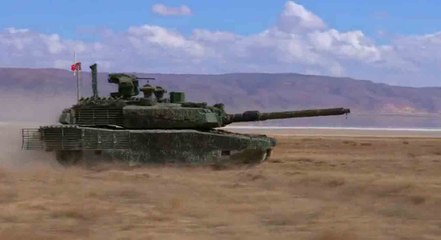 ビデオがトルコの新型戦車アルタイのテストを示す