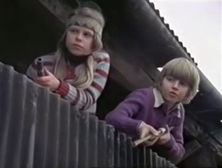 Public Information film - Apaches (1977)