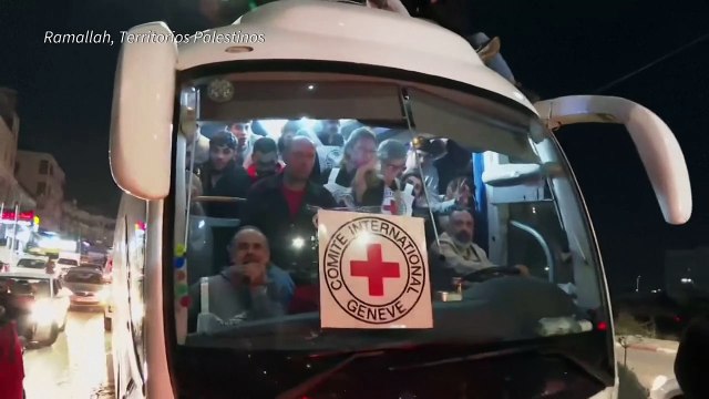 Nuevo canje de rehenes y presos en tercer día de tregua entre Israel y Hamás