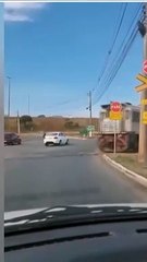 Otobüsten düştükten sonra trenin çarptığı kadın ikiye bölündü