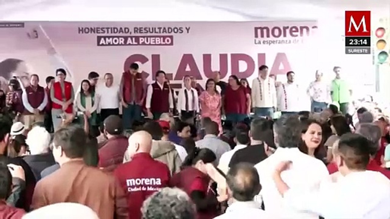 Claudia Sheinbaum entrega constancia a Clara Br...