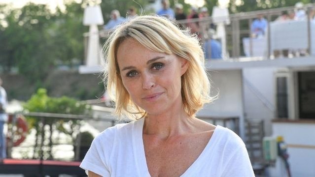 Affaire Cauet, Cécile de Ménibus sort du silence