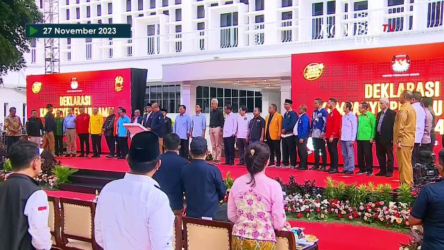 Detik-Detik Naskah Deklarasi Damai Pemilu 2024 Diucapkan Capres Cawapres di KPU