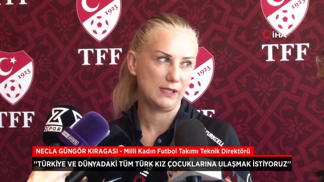 A Milli Kadın Futbol Takımı, basın mensupları ile buluştu