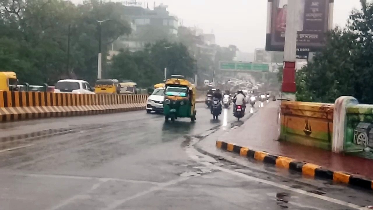 सोमवार को भी दिनभर चलता रहा रिमझिम बारिश का दौर