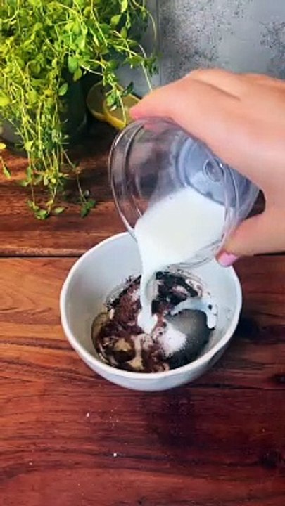 7_Chocolate mug cake  Det här är mitt bästa recept på mugcake. Den blir så bra! 1 msk olja 1 msk kakao  2 msk mjöl 1 m