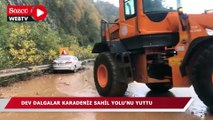 Dev dalgalar Karadeniz Sahil Yolu’nu yuttu