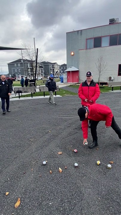 Pétanque à la Place des aînés