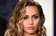 Miley Cyrus interprète « Flowers » en live et modifie les paroles pour son anniversaire