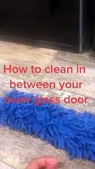 El truco definitivo para limpiar entre los paneles de cristal de la puerta del horno