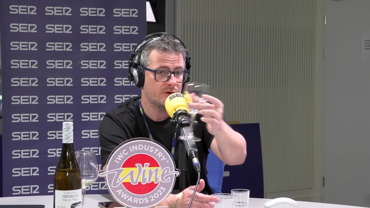 Santi Rivas explica qué copa hay comprar para disfrutar del vino