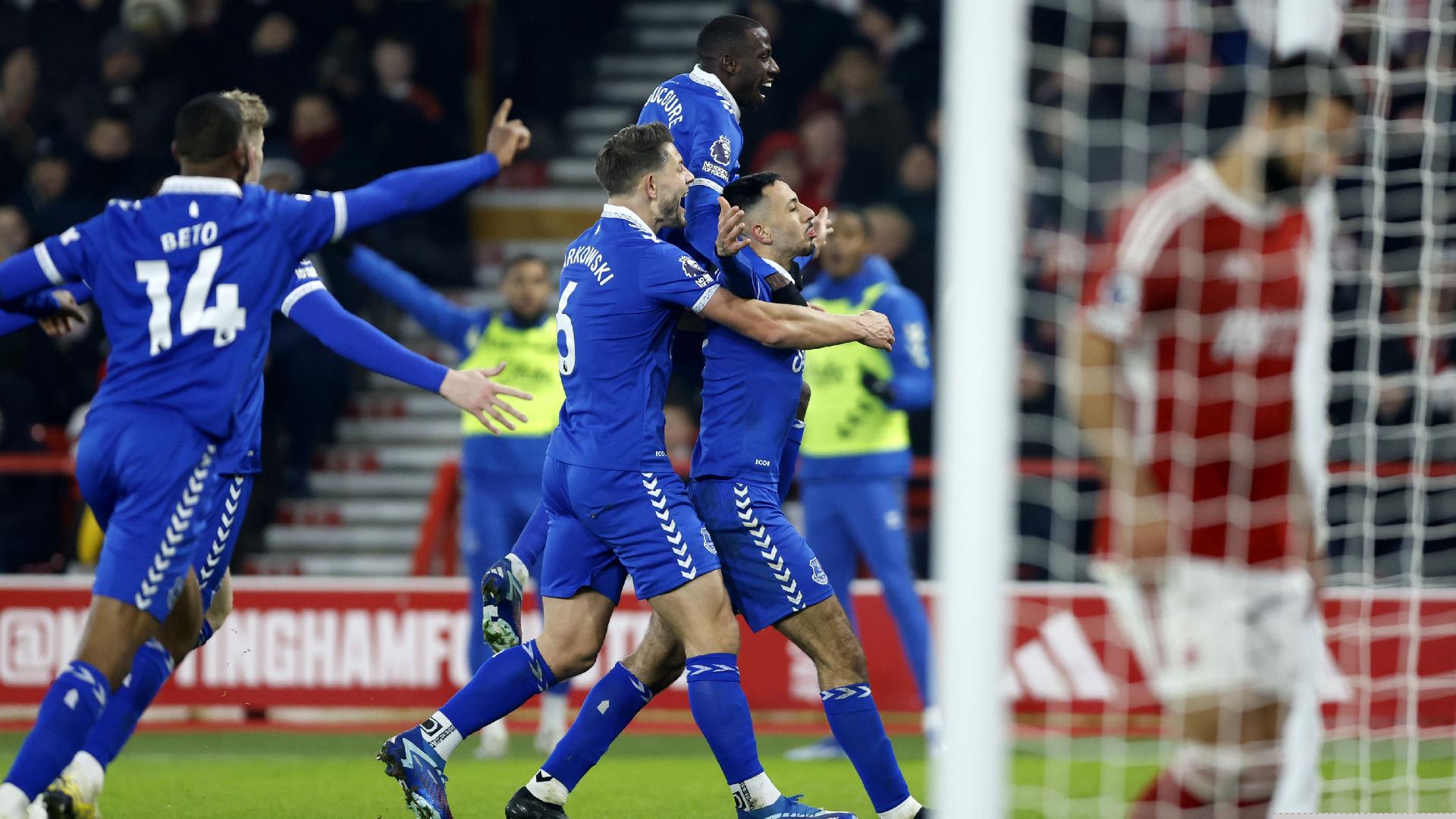 Nottingham Forest v Everton