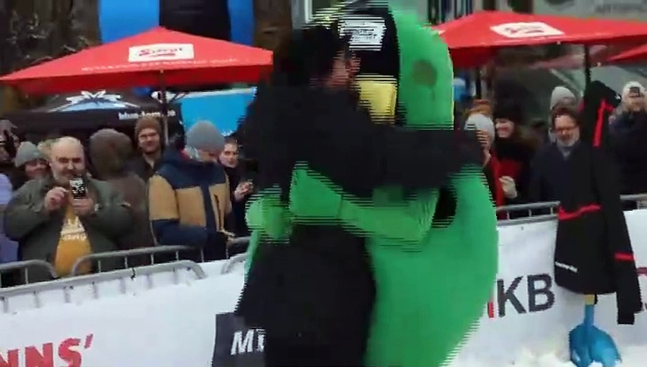 Spectacular Tricks and Flips at the SnowFest Innsbruck 2023