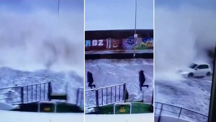 Trabzon'daki fırtınada otomobil ve vatandaşların dalgalardan kurtulması kameraya yansıdı