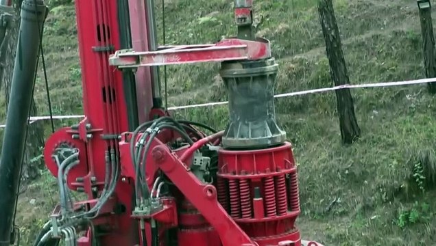 Tunnel effondré en Inde : les secours à cinq mètres des 41 ouvriers piégés