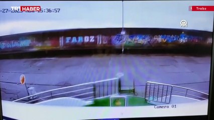 Dev dalgalardan son anda kurtuldular