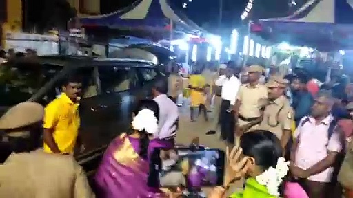ஆண்டுக்கு ஒருநாள் மட்டும் கவசம் இன்றி காட்சி அளிக்கும் ஆதிபுரீஸ்வரரை வழிபட்ட துர்கா ஸ்டாலின்