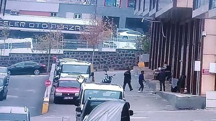 Kargo firması kuryesi, tartıştığı müşterinin iş yerine saldırdı