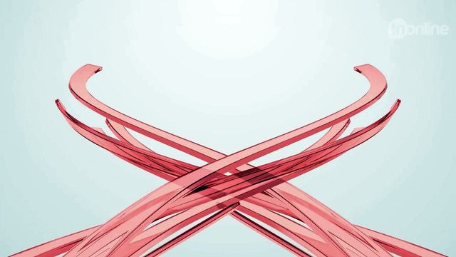 Caminhão bate em praça de pedágio desativada em Arapongas; veja