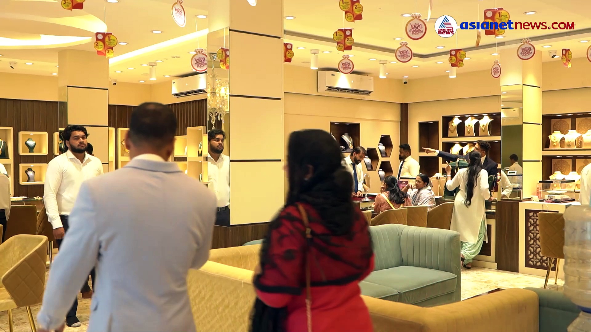 അൽ മുക്താദിര്‍: 'പണിക്കൂലിയില്ലാതെ സ്വര്‍ണ്ണം വാങ്ങാം'