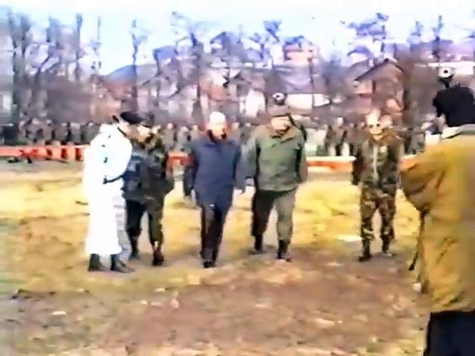 Aliya İzzetbegoviç, ordusuna 'tekbir' çektiriyor