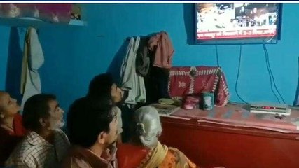 टनल में फंसे अखिलेश की एक झलक पाने के लिए मिर्जापुर में बेसब्री इंतजार