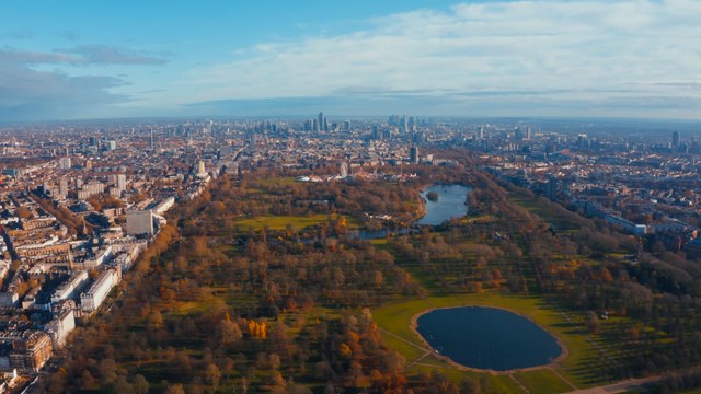 London headlines November 28: Plane departs London Heathrow using 100% sustainable aviation fuel