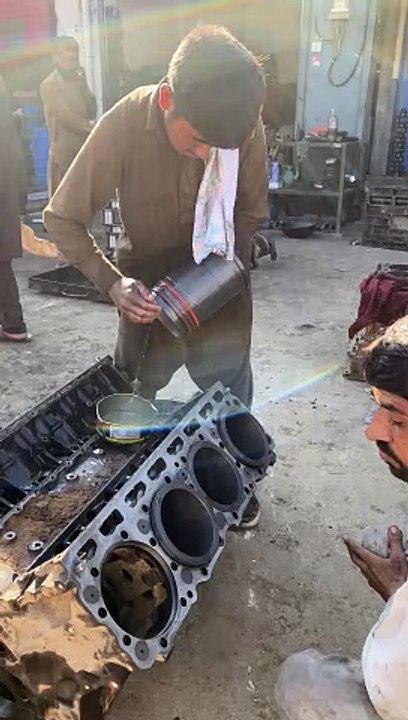 Inserting Engine Piston liner