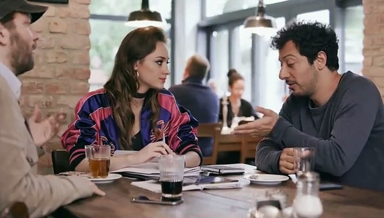 jerks. S01E06-Der soziale Abstieg