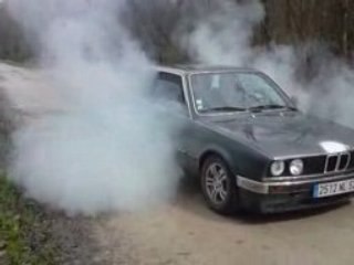 bmw e30 320i