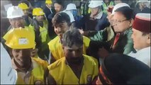 Rescatan a los 41 obreros atrapados en túnel de India desde hace 17 días