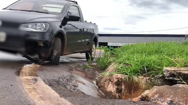 Utilitário se envolve em acidente no Trevo da Portal na BR-277 em Cascavel