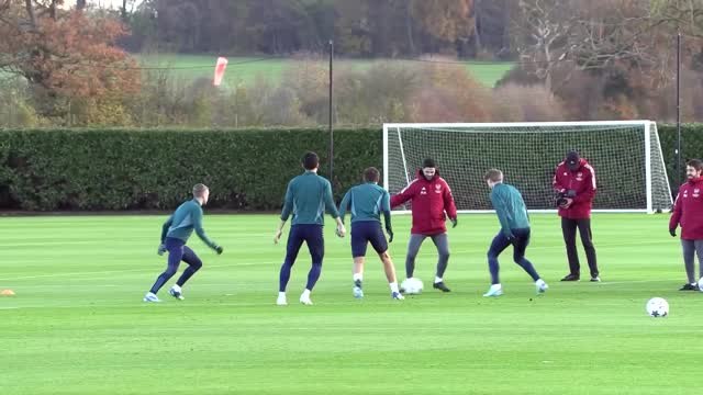 Arsenal - Quand Arteta humilie Odegaard d'un petit pont pendant un toro
