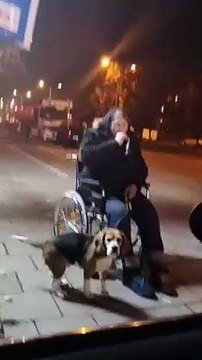 20191117 Abends an der Tanke, zwei männer in einem Zimmer