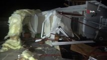 Ayvacık'ta fırtına yazlık evlerle işletmelerin çatılarını uçurdu, ağaçlar ve elektrik direkleri devrildi