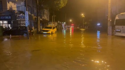 Edremit'te Kızılkeçeli ve İkizçay dereleri taştı