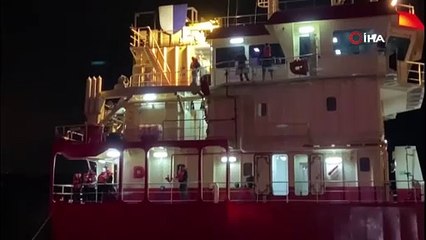 İstanbul'da büyük panik! Gemi karaya oturdu