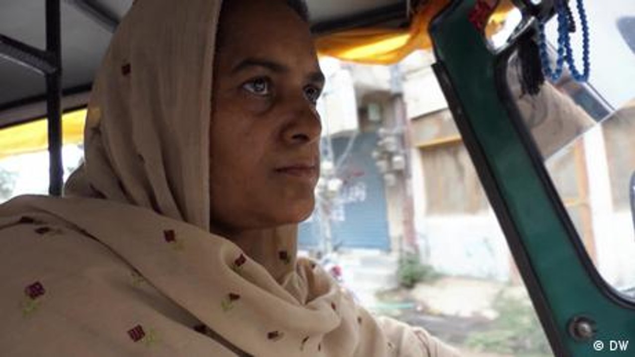 Starke Frau - Rikscha-Fahrerin Zara Bibi