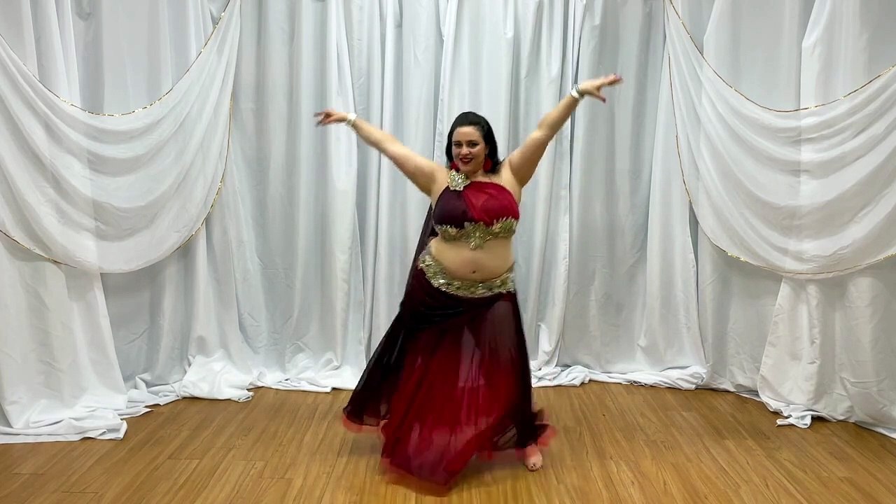 _Gravity Egyptian Queen_ Miss Thea Bellydance improvisation