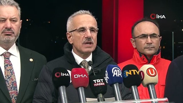 Ulaştırma ve Altyapı Bakanı Abdulkadir Uraloğlu bakımı devam eden FSM Köprüsü’nde incelemelerde bulundu