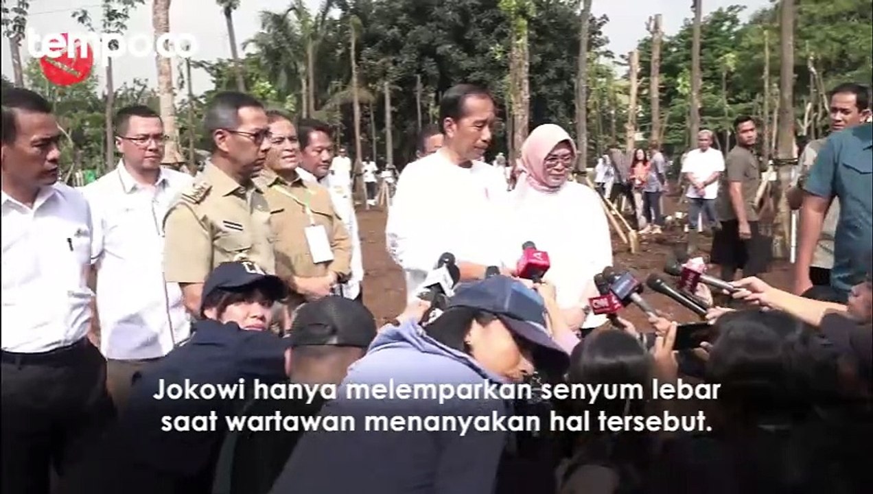 Senyum Jokowi Respon Sindiran Megawati yng Sebut Pemerintahan Orba