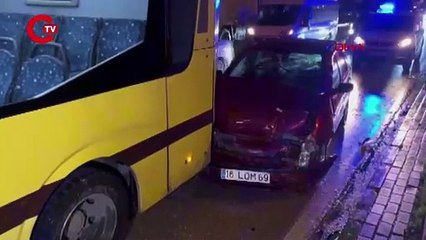 Bursa'da otomobil, belediye otobüsüne çarptı!
