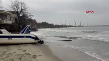 Marmara Ereğlisi'nde fırtınada tekneler karaya vurdu