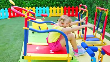 Diana and Roma play Sister vs Brother Challenge
