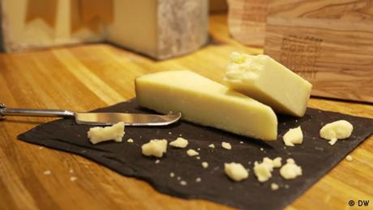 Woher kommt der weltweit beliebte Cheddar-Käse?
