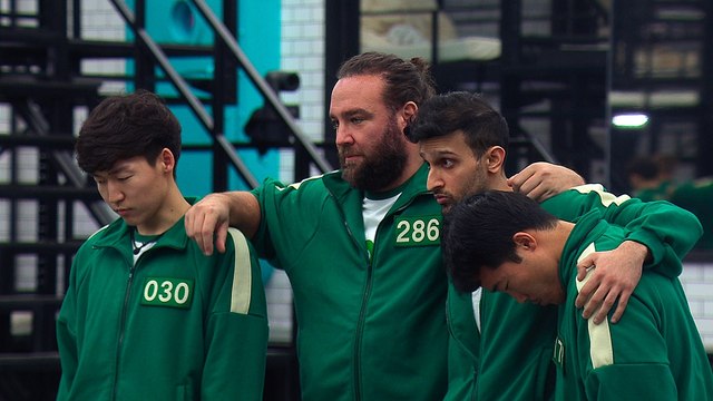 Avec des conditions proche de la torture , cette série Netflix fait polémique alors que l'un des participants balance les secrets de tournage